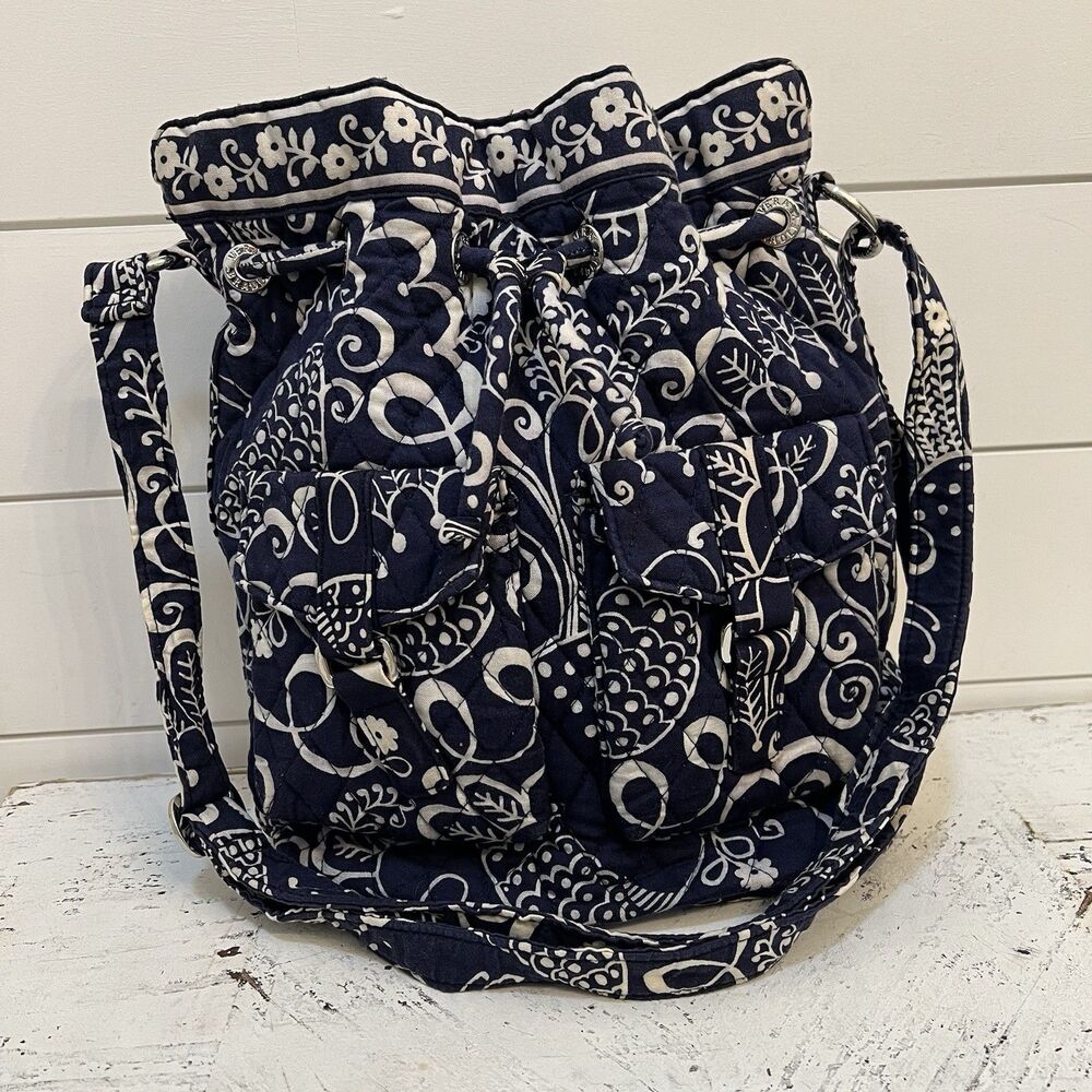 VERA BRADLEY QUICK DRAW BUCKET BAG Retired Navy TWIRLY BIRDS Crossbody Bag